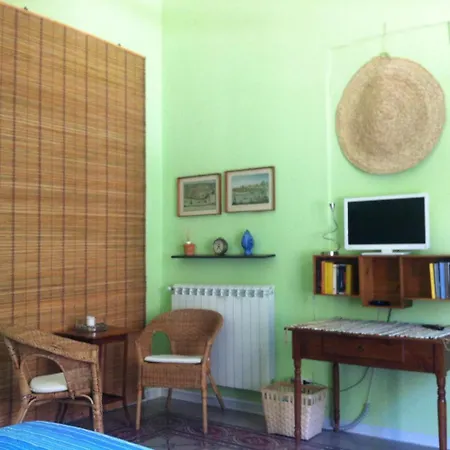 Oltremare - Villino Diana Bed & Breakfast